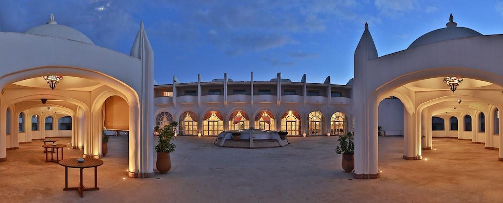 L' Amphitrite Palace Beach Resort & Spa Skhirat Dış mekan fotoğraf