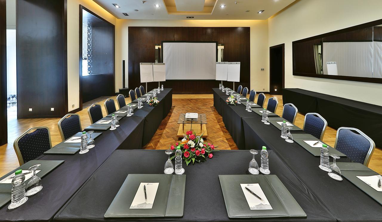 L' Amphitrite Palace Beach Resort & Spa Skhirat Dış mekan fotoğraf